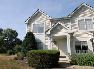 671 Lincoln Station Dr, Oswego, IL 60543