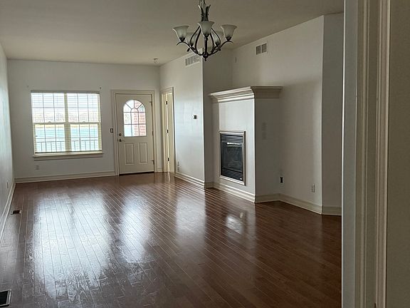 5th image of 2727 Riverside Dr #2727