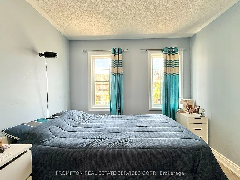 2037 Bur Oak Ave — Photo 18