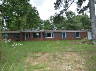 620 E 2nd Ave, Tennille, GA 31089