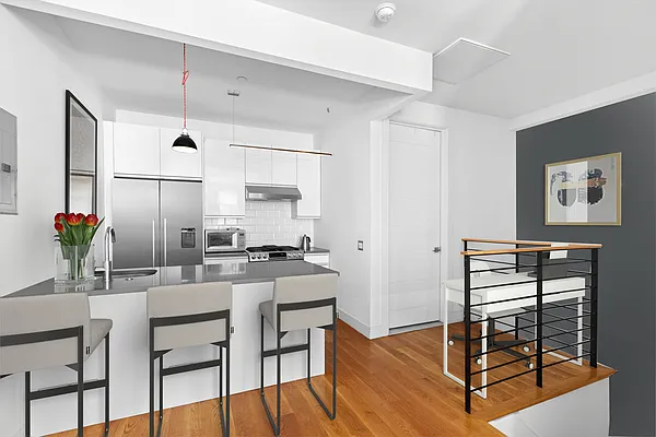 Sold by Compass | media 21