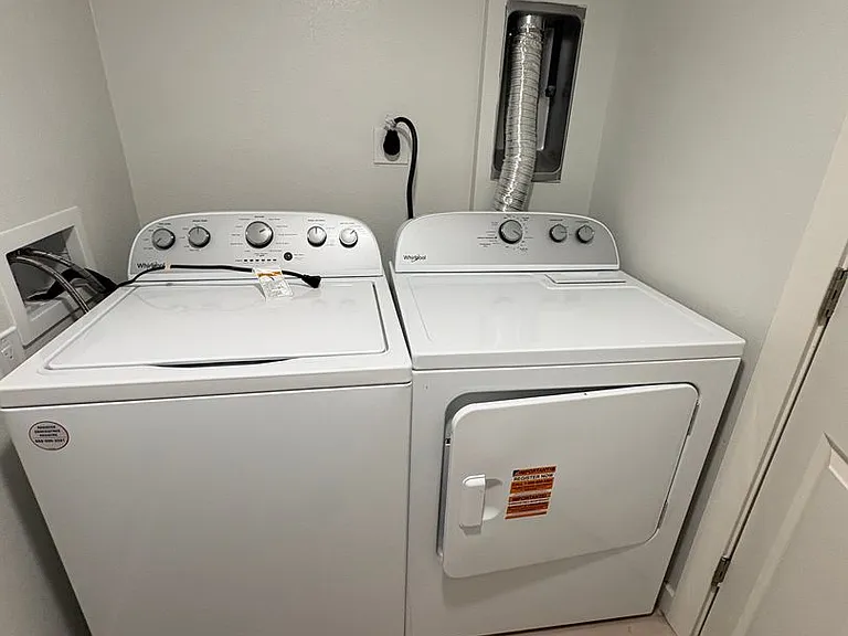 121 E Santa Cruz Dr — Photo 16