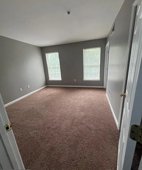 519 Eisenhower Dr — Photo 10