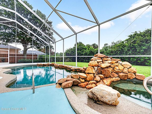2nd image of 3251 Windsor Estates Dr