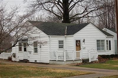 1st image of 15409 Montrose Ave