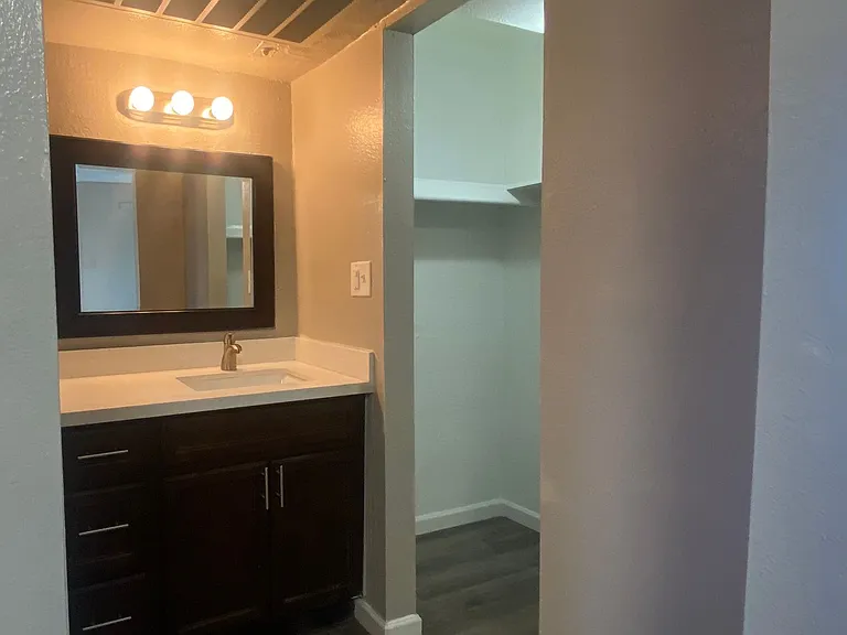 Scottsdale 5th Ave. Apartments — Photo 5