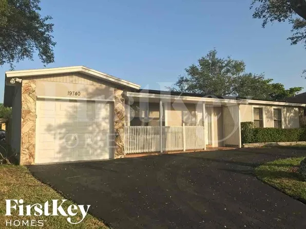 19740 SW 87th Pl, Cutler Bay, FL 33157