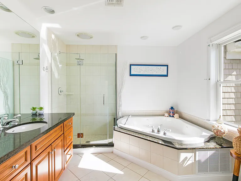43 Lake Dr — Photo 12