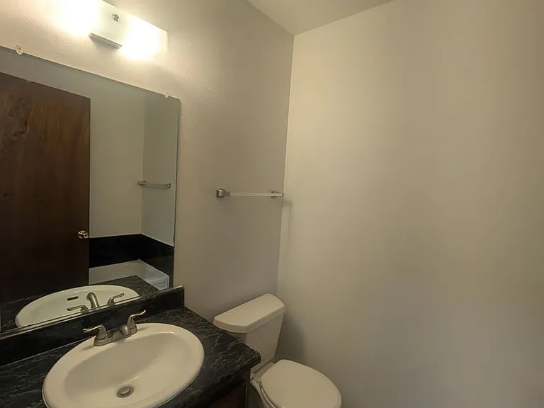 2661 Dow St — Photo 5