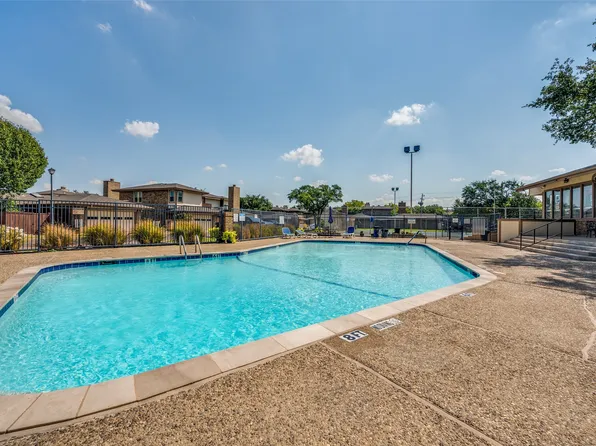 10 W Meadow Ln, Bedford, TX 76021