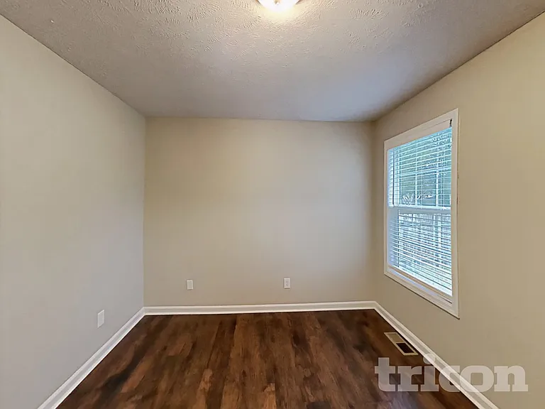 1218 Bolton Dr — Photo 10