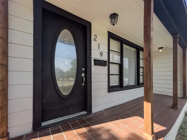 219 W Taylor St, Sherman, TX 75092
