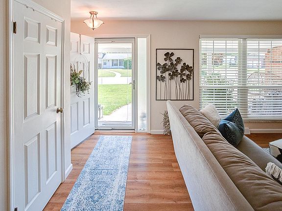 4th image of 501 Rebecca Dr