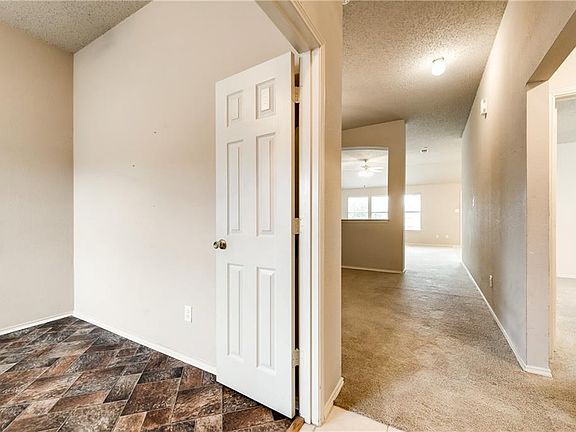 4th image of 1906 Crooked Creek Ct
