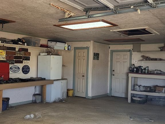 2nd image of 608 W Mason St