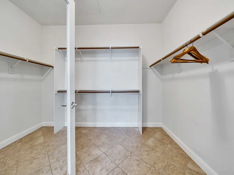 48 Bamboo — Photo 20