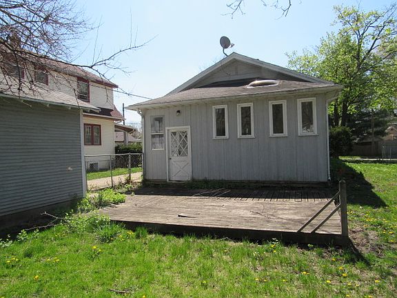 3rd image of 1329 Wagner Ave