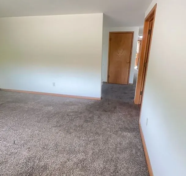 4409 Monona Dr — Photo 5