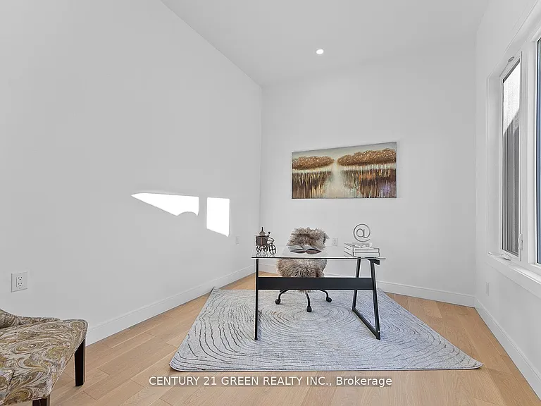 67 Bexhill Ave #MAIN 2ND FLOOR — Photo 15