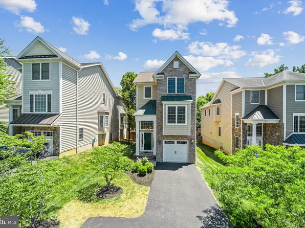 6921 Willow St, Falls Church, VA 22046