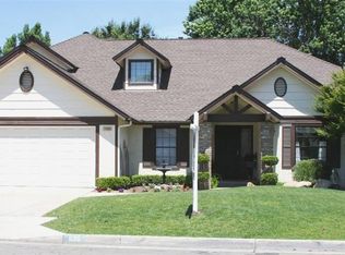 1136 E Richmond Ave, Fresno, CA