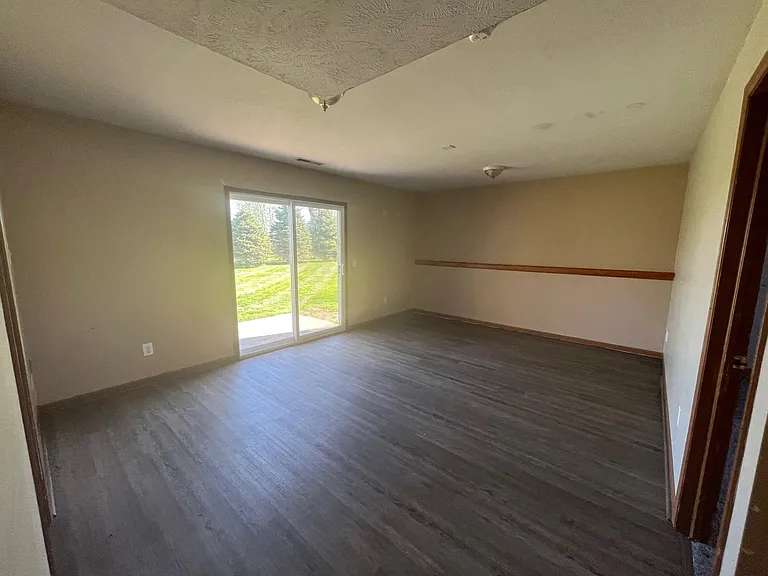 8555 Lake Michigan Dr — Photo 4
