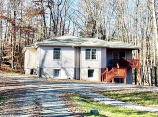 277 Parkwood Dr, Lake Ariel, PA 18436
