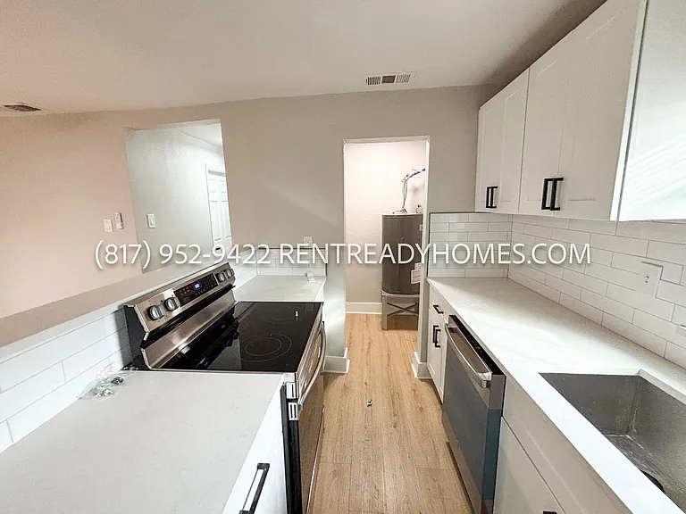 404 Oak St — Photo 8