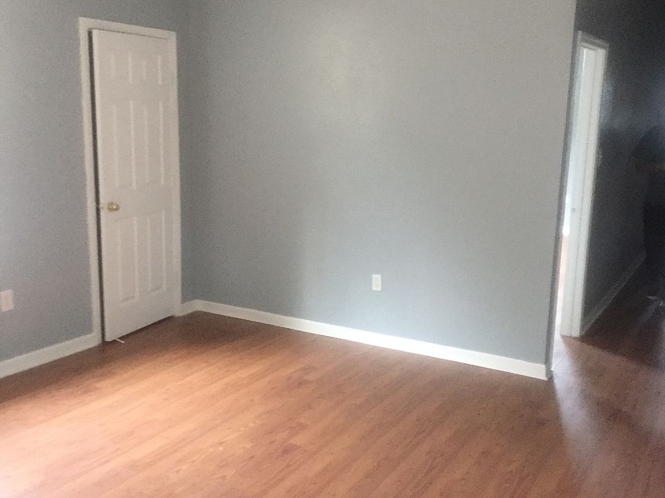 1st image of 3921 Banks St APT E