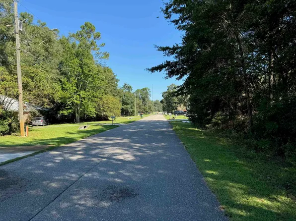 Shadow Oak Cir, Crawfordville, FL 32327