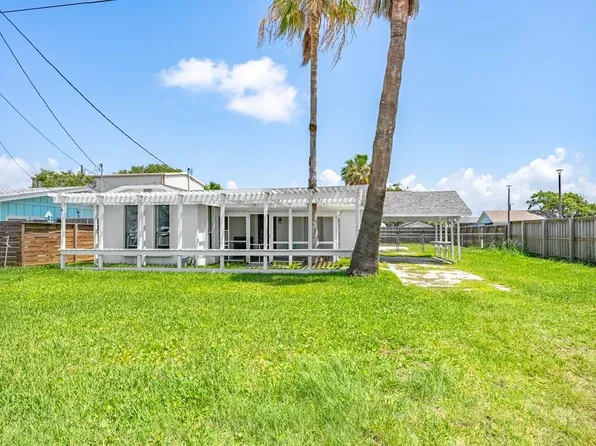 105 Broadway St, Fulton, TX 78358
