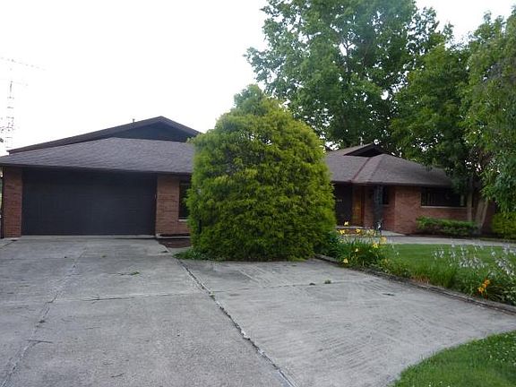 5th image of 991 Lake Shore Dr E