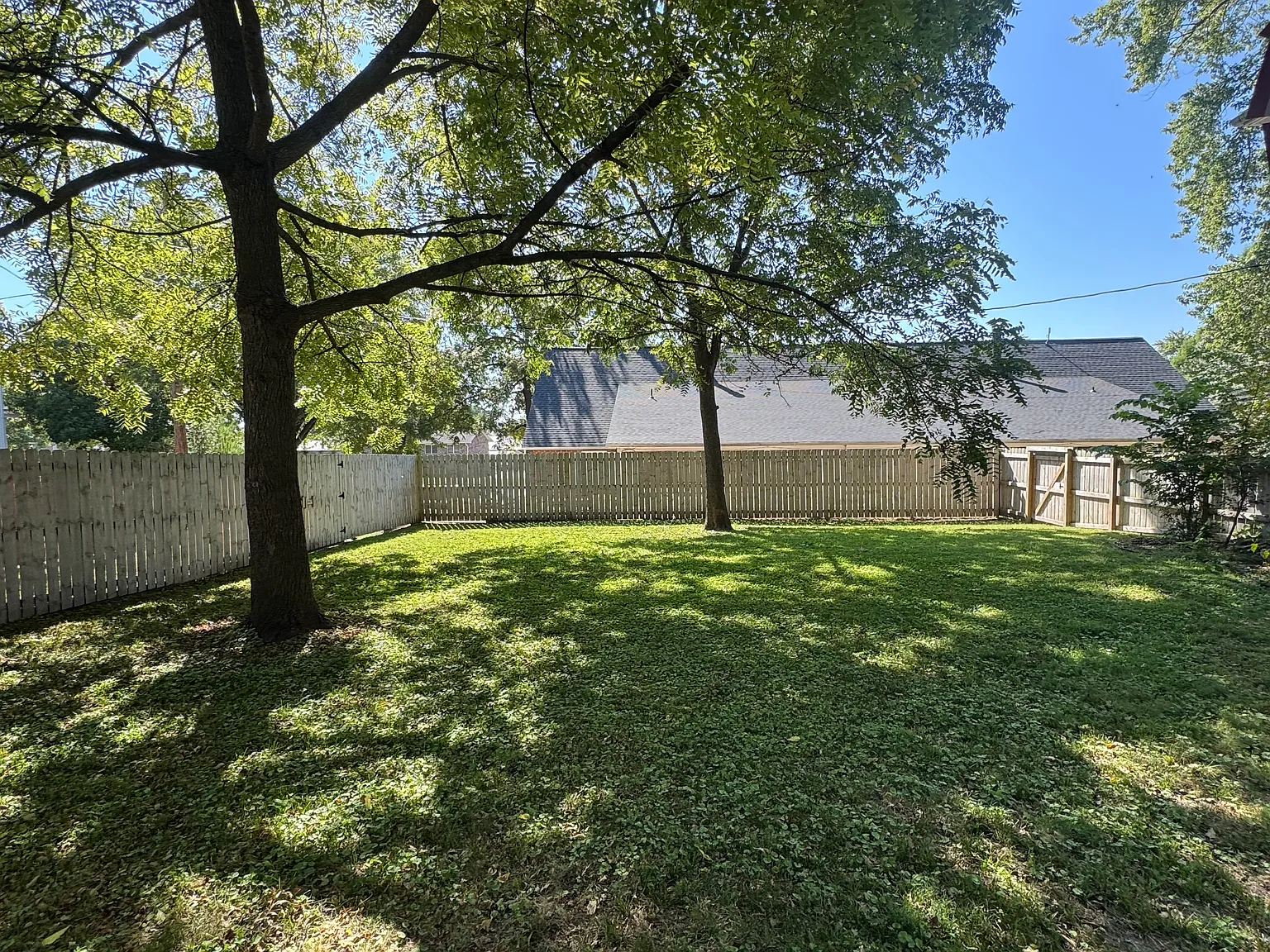 3 bed, 1600 sqft, $1,500 — Photo 3