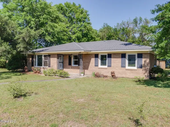 110 Woodbine Dr, Gulfport, MS 39507