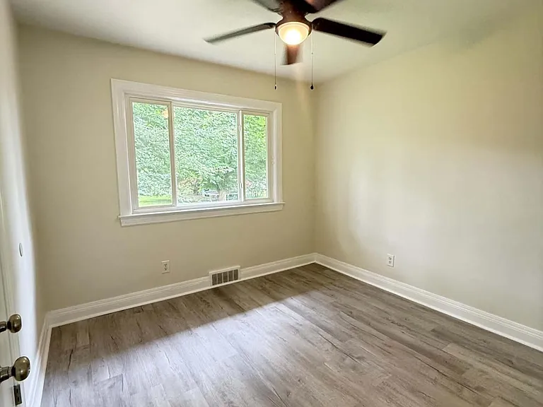 2910 Westfield Rd — Photo 8