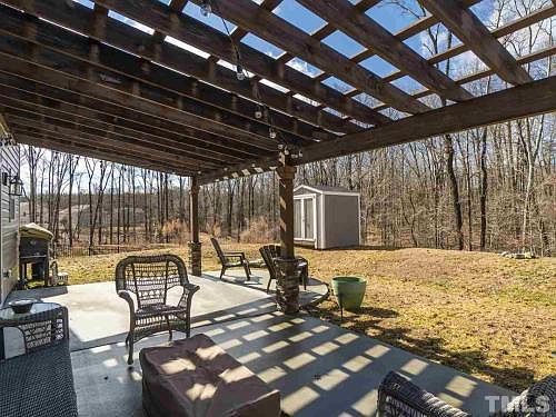 3rd image of 1926 Porter Hill Dr