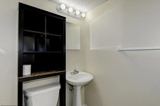 Full bathroom in the basement