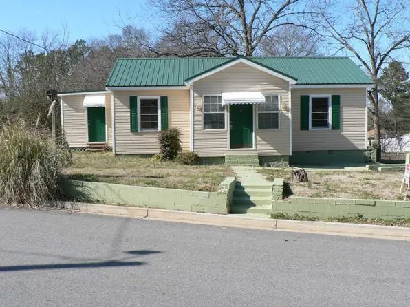 133 Bennett St, Commerce, GA 30529