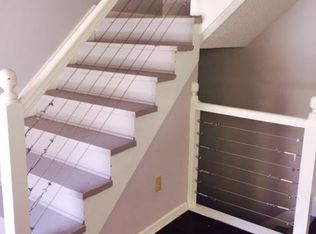 128 SW Robin Rd, Lees Summit, MO 64063