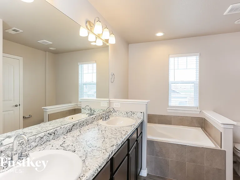 11145 Rockcastle Dr — Photo 8