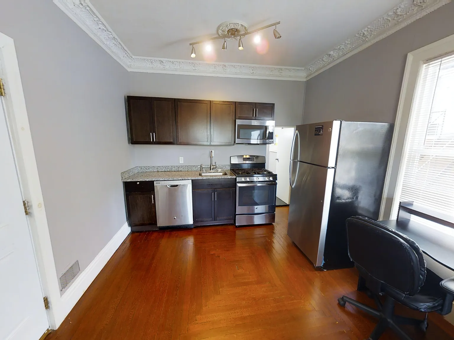 113 Comstock - 1 — Photo 4