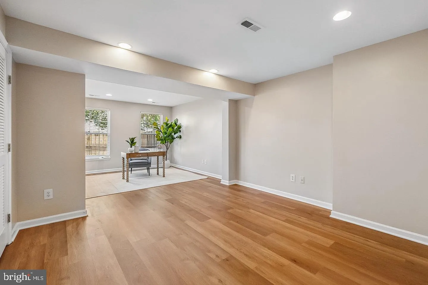 3 bed, 2.5 bath, 2110 sqft, $3,200 — Photo 2