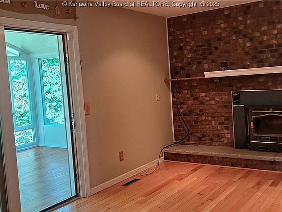 5th image of 109 Hillview Dr