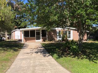 460 Whiting Ln, Atlantic Beach, FL 32233