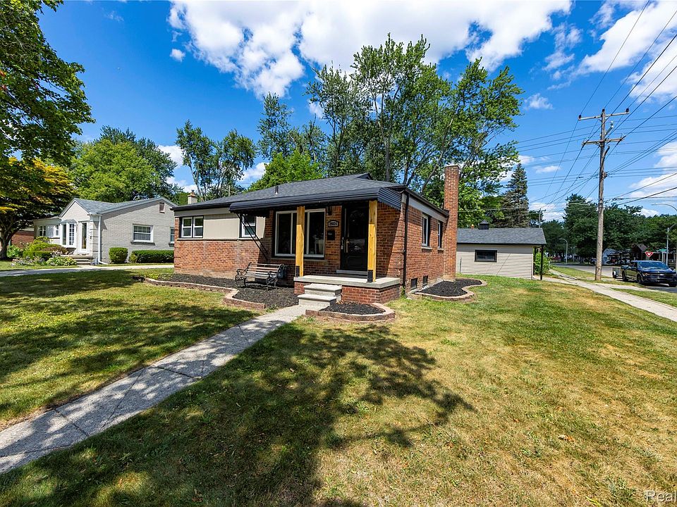 29824 Hathaway St, photo 2
