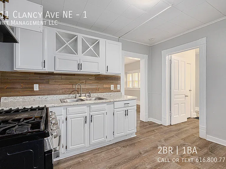 811 Clancy Ave NE #1 — Photo 4