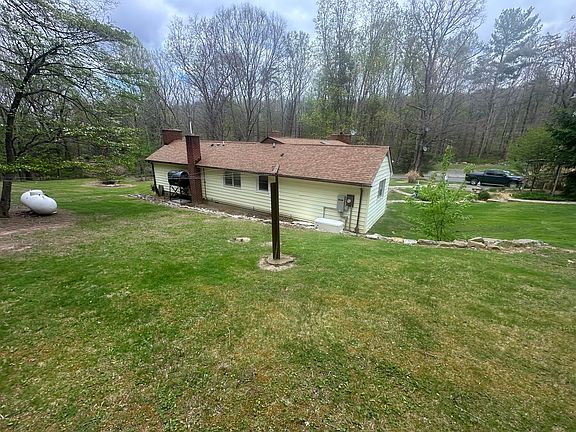 4th image of 204 Boone Rd