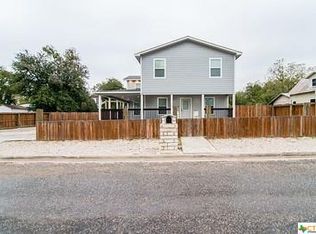 206 E Newman St, Cuero, TX 77954