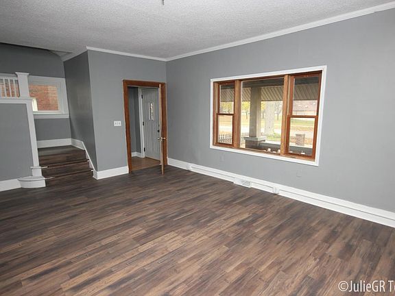 2nd image of 940 Benjamin Ave SE
