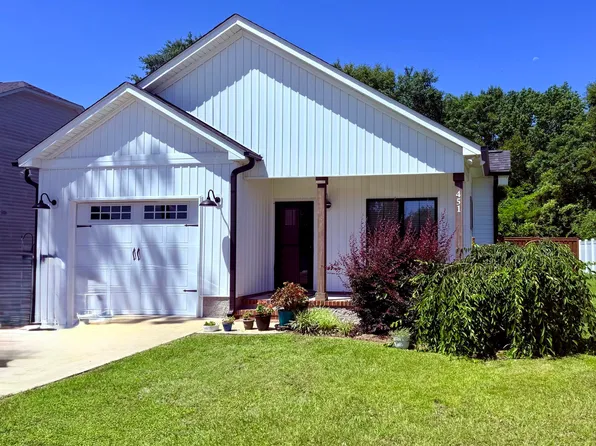 451 N Lincoln St, Benson, NC 27504